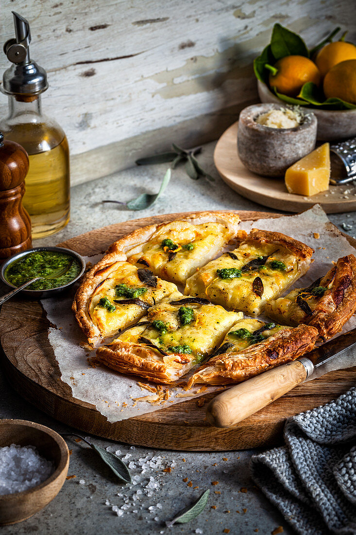 Kartoffeltarte mit Gruyère und Salbei