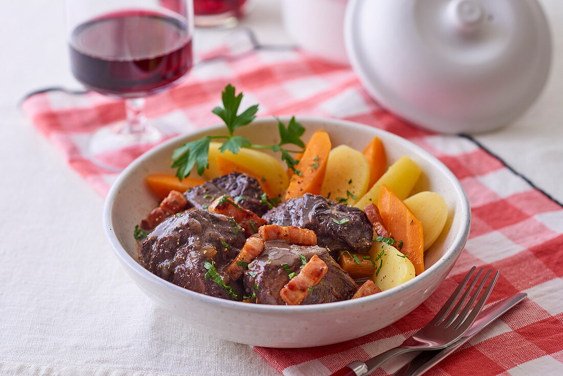 Boeuf bourguignon with carrots and potatoes