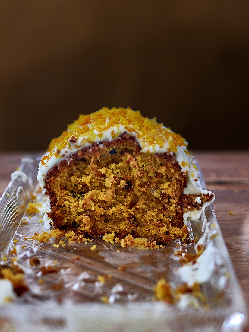 Carrot cake with oranges