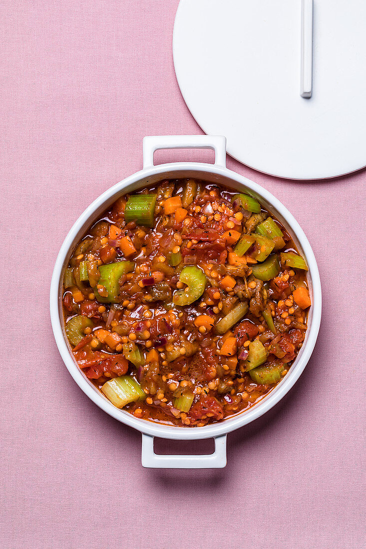 Vegane Auberginen-Bolognese zu Pasta