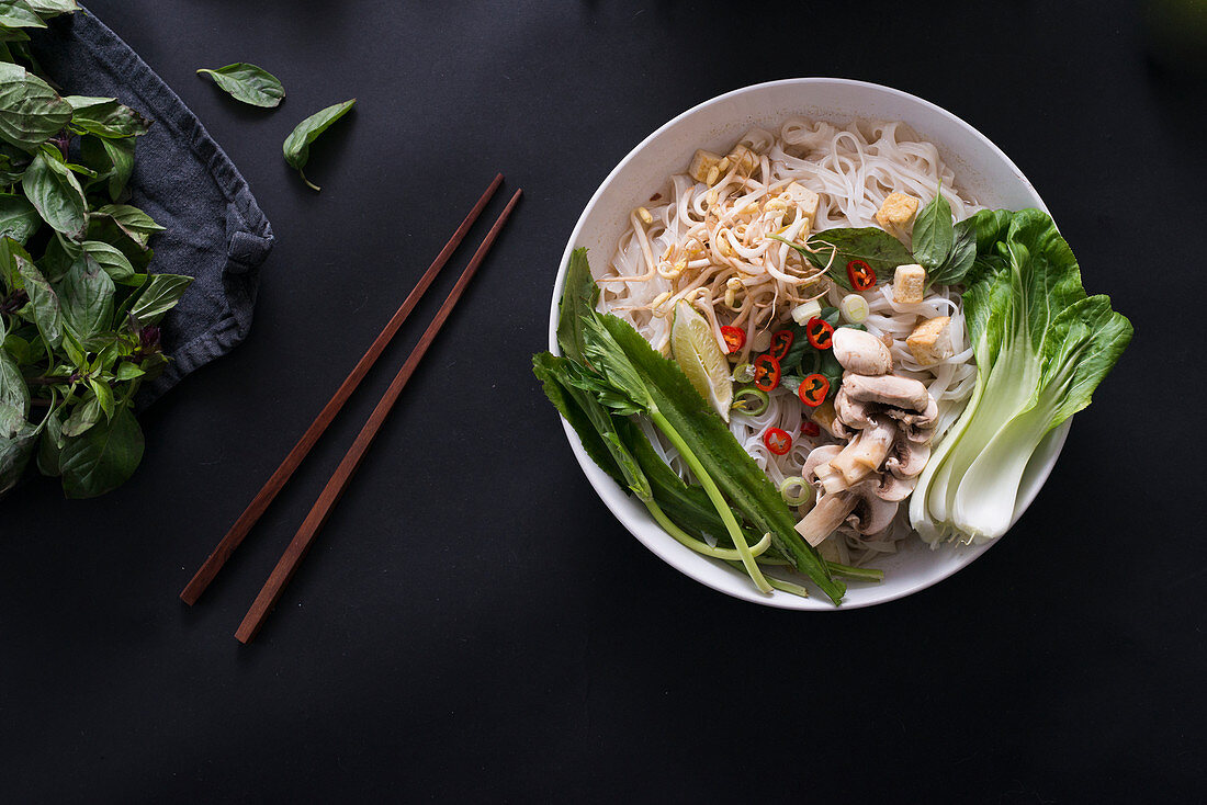 Asia Bowl with noodles, pak choi and mushrooms