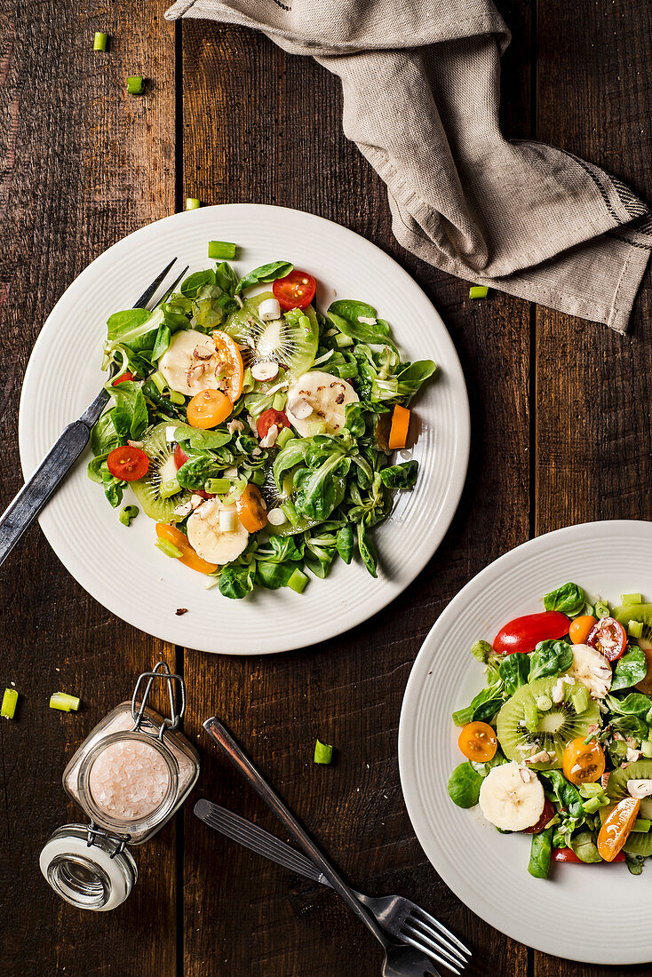 Vitaminsalat mit Obst und Gemüse