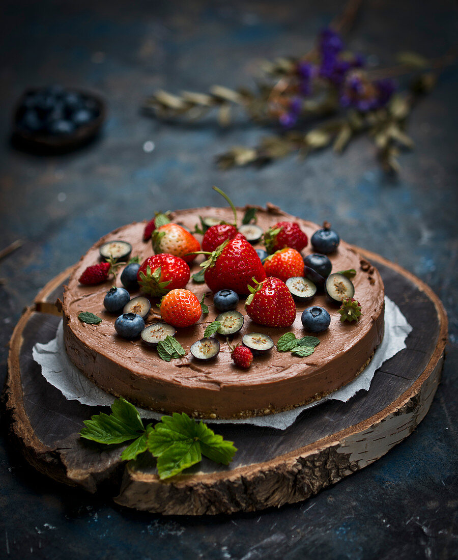 Chocolate cheesecake with berries