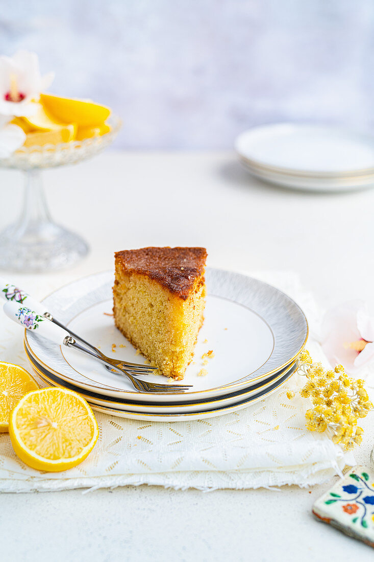 Lemon drizzle cake