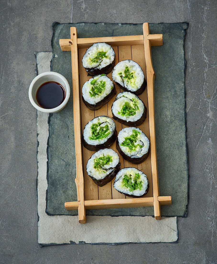 Maki sushi with mange tout