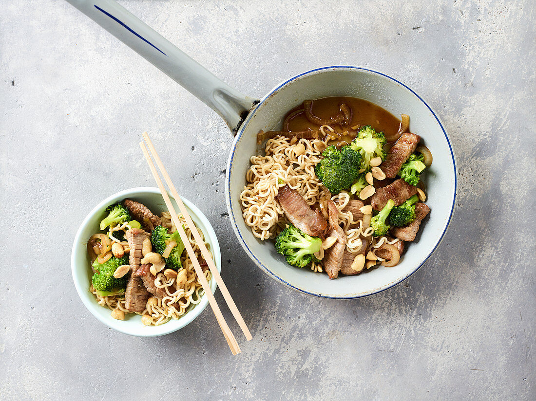 Stir-fry with beef and broccoli