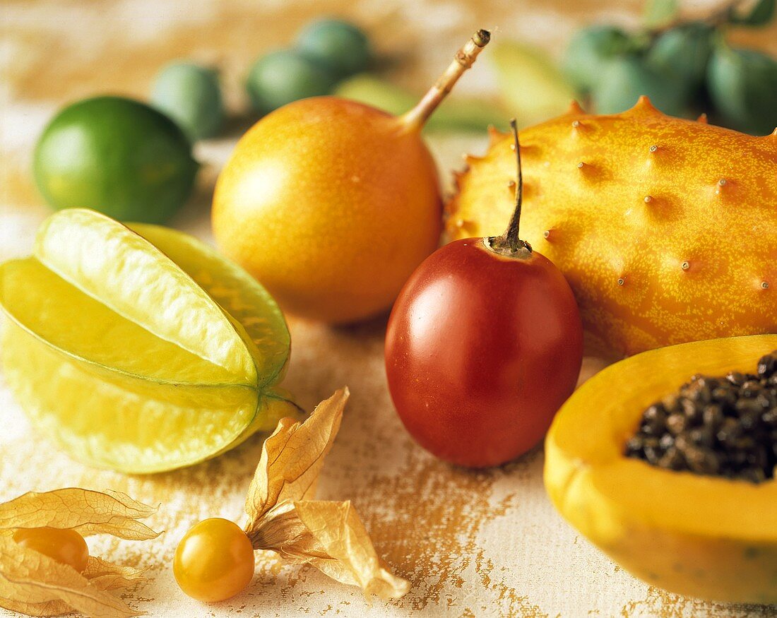 Stillleben mit einigen exotischen Früchten