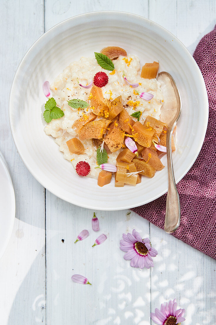 Rice pudding with rhubarb