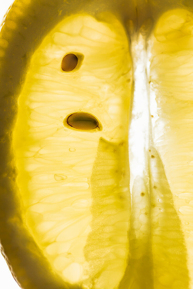 Aufgeschnittene Zitrone (Nahaufnahme)