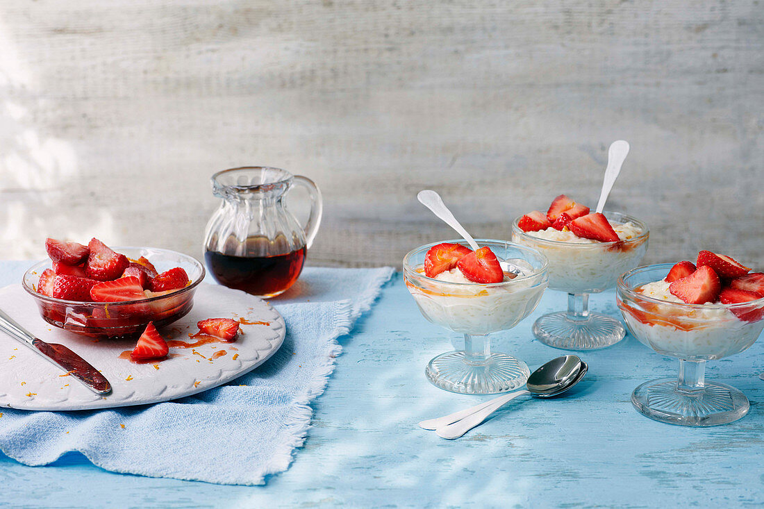Arroz con leche with strawberries in Sherry