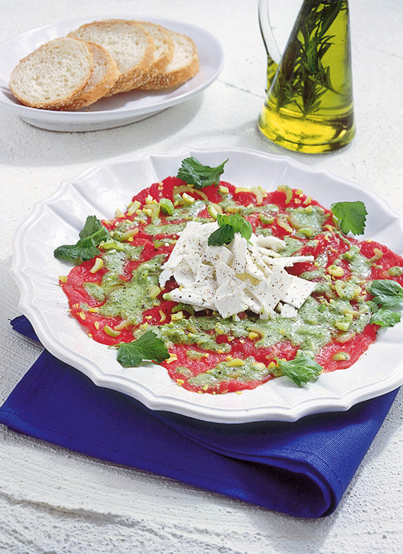 Rindercarpaccio mit Quartirolo-Käse