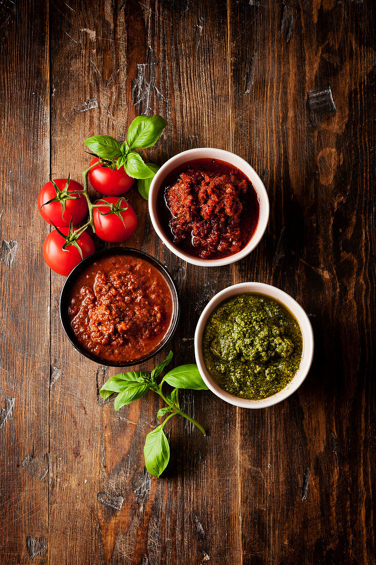 Italian sauces - Pesto, tomato sauce, sauce Bolognese