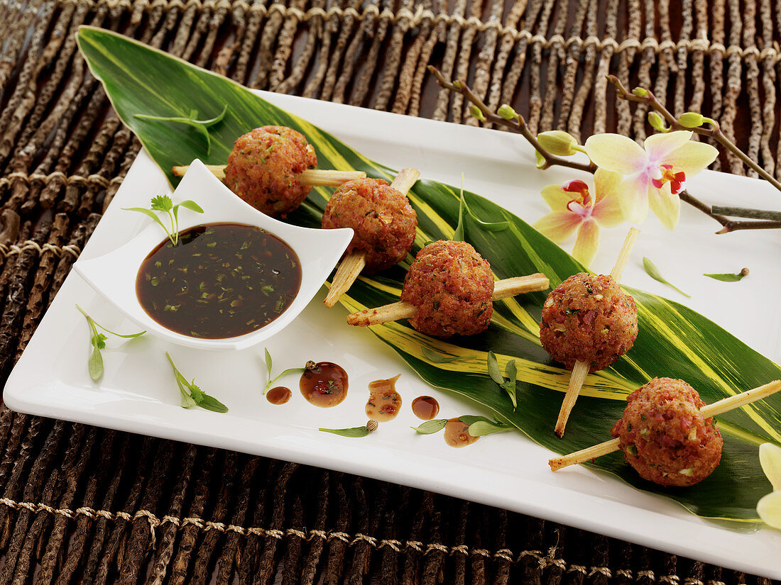 Accras (Fischbällchen) mit Tamarindensauce