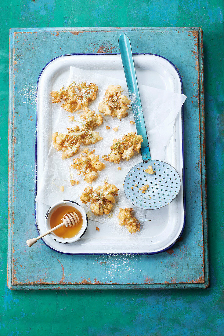 Elderflower fritters with honey