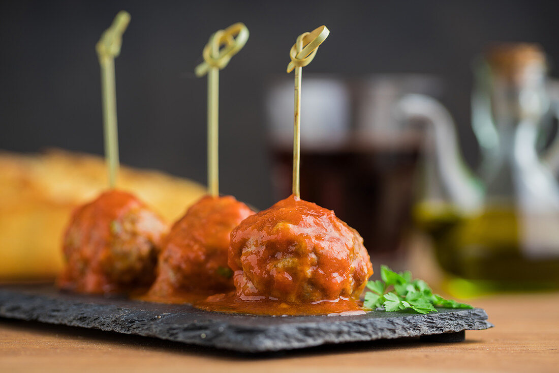 Hackbällchen mit Tomatensauce