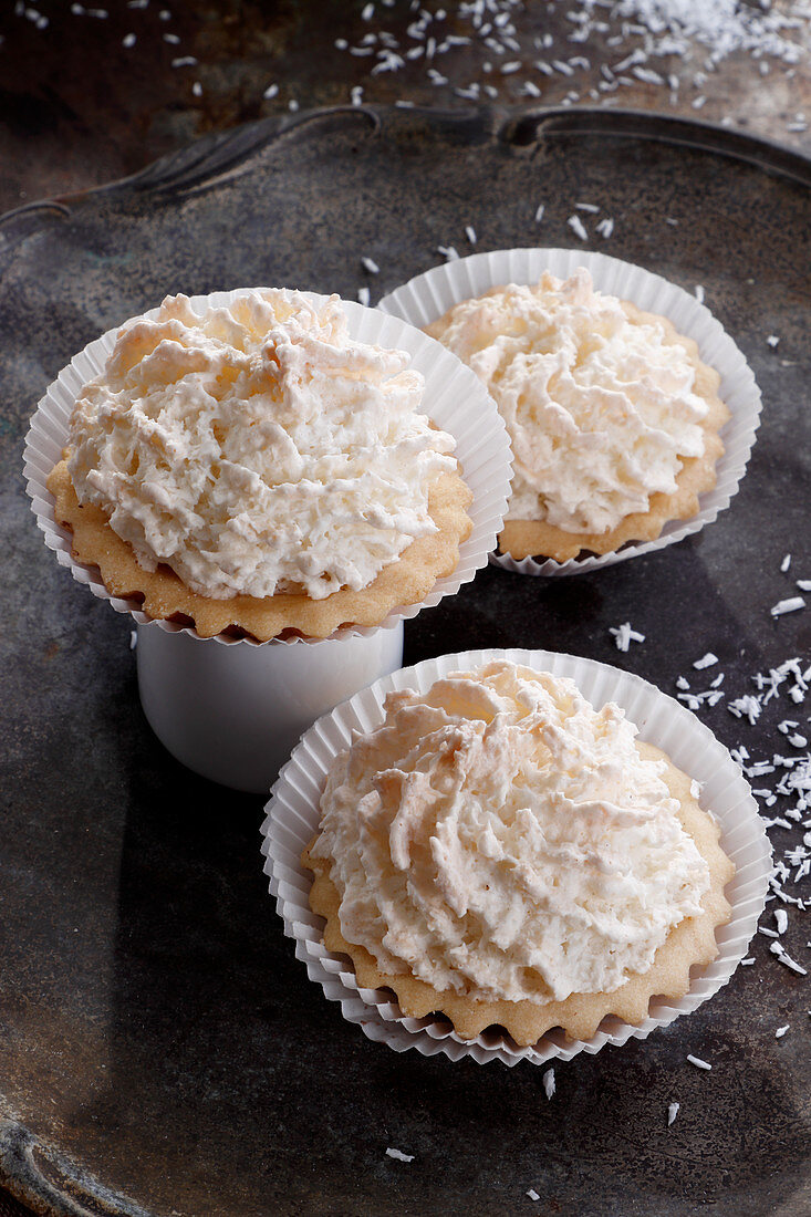 Coconut foam tartlets