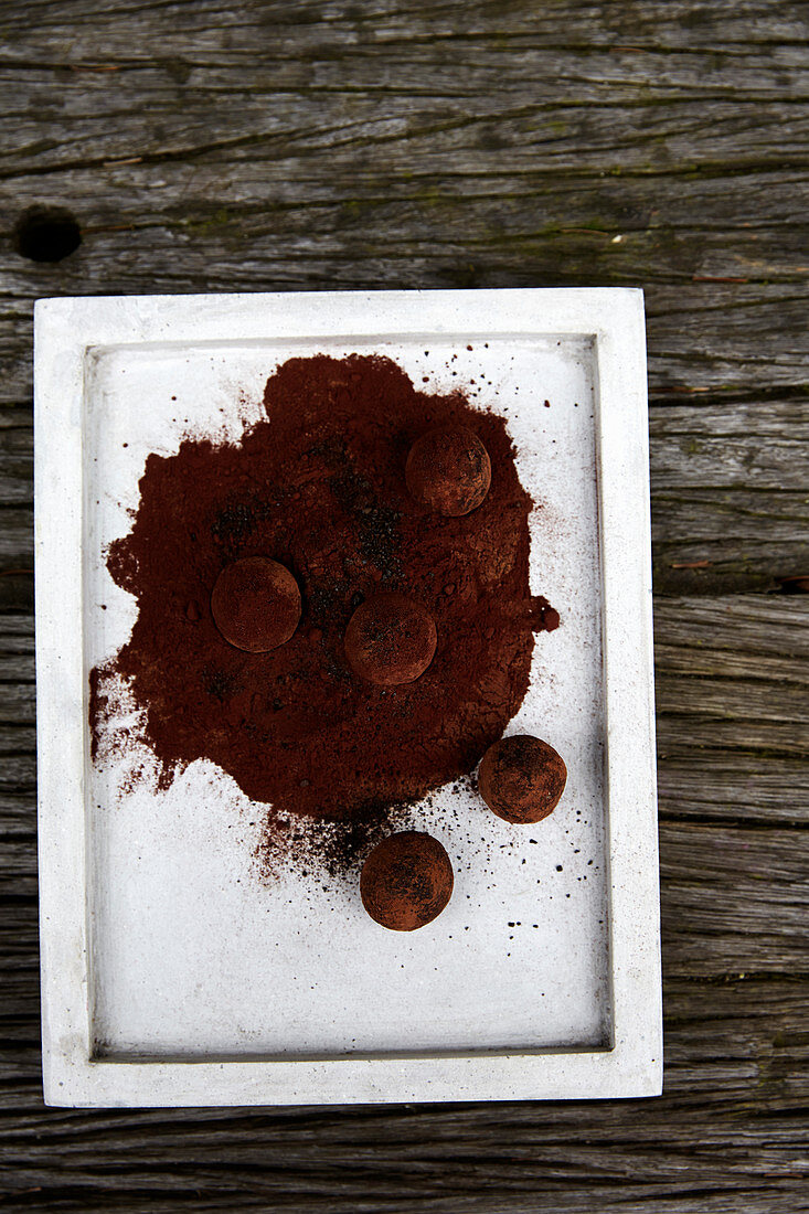 Truffle pralines dusted with cocoa powder