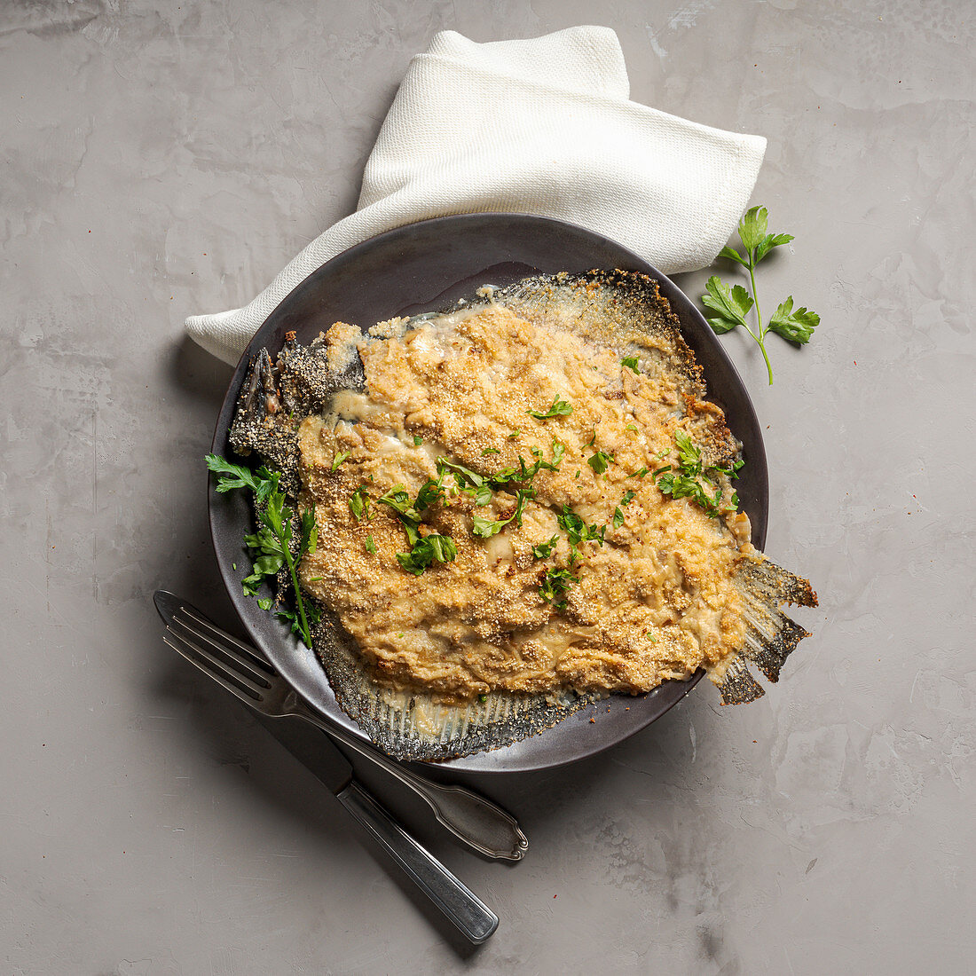 Steinbutt mit Sauce-Duxelles-Kruste