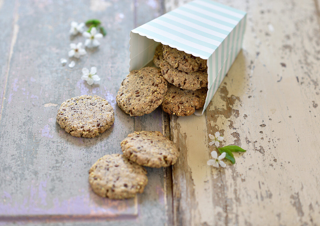Vegan crispy cookies with flaxseed, millet and poppy seeds