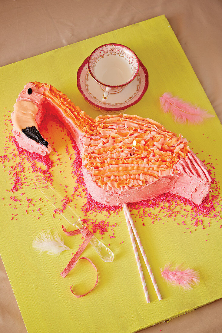Kindergeburtstagstorte in Flamingo-Form