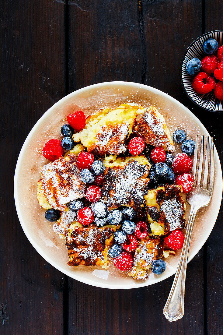 Shredded pancake with fresh berries