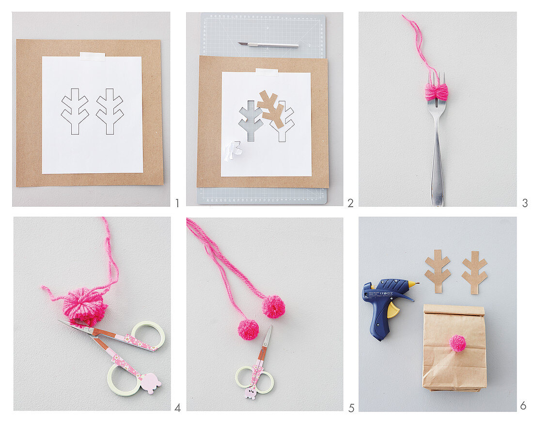 Instructions for making gift bag decorated with pompoms and antlers