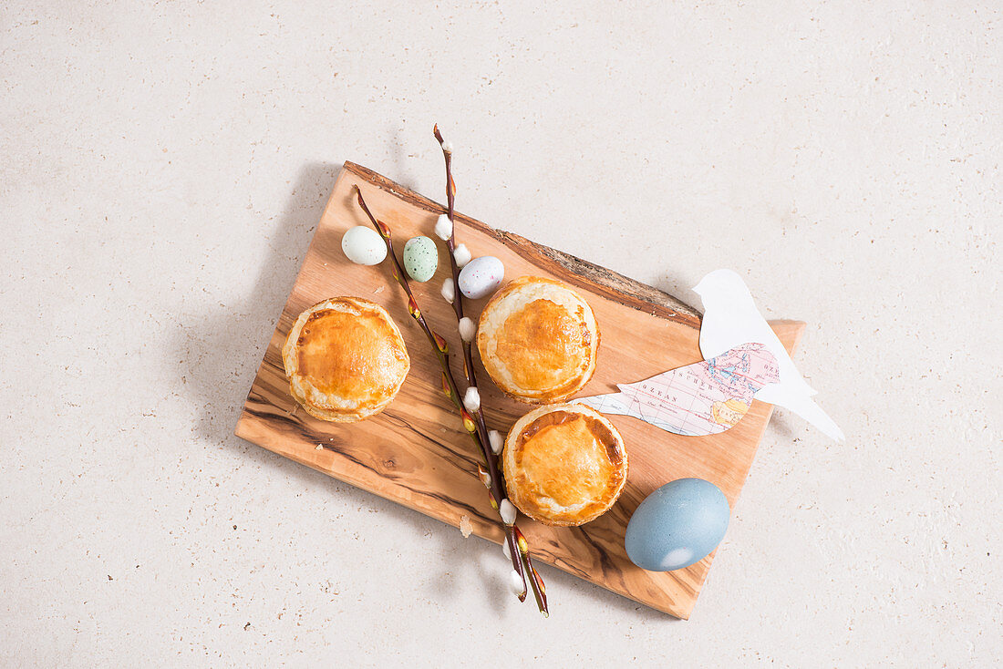 Tortina Pasqualina (Easter puff pastries filled with spinach and egg)