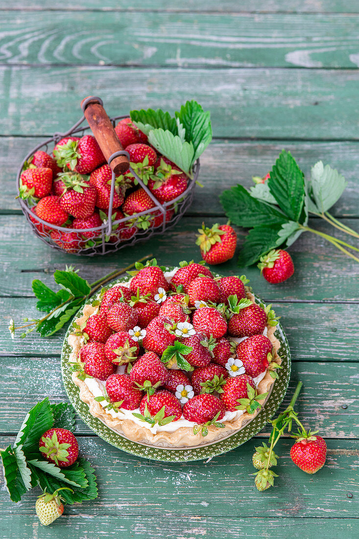 Strawberry mascarpone tart