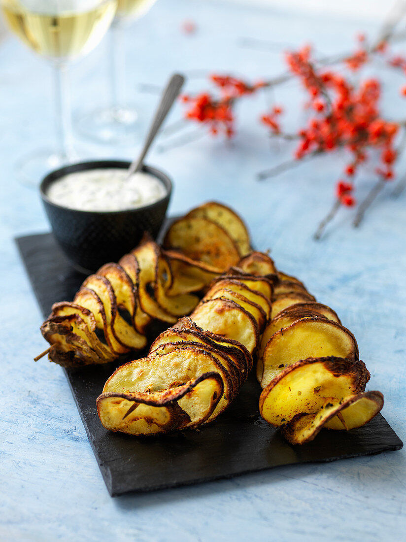 Potato spirals with a sour cream dip