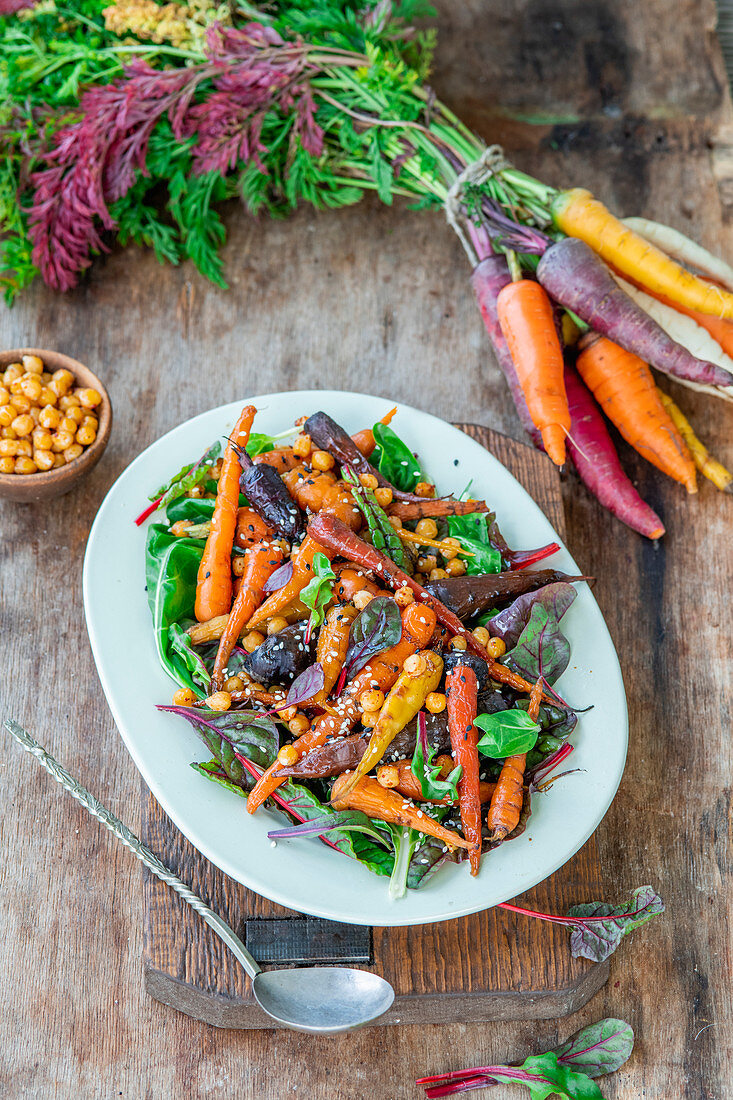 Carrot salad with spicy chickpeas