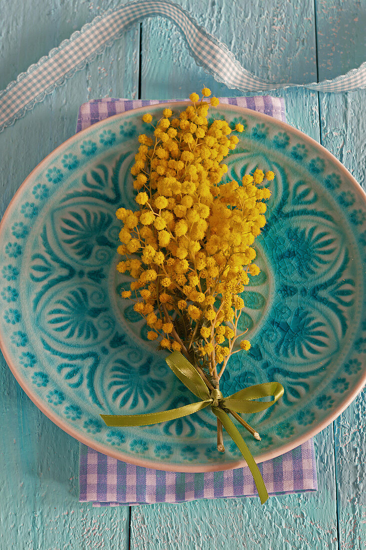 Kleiner Strauß aus Mimosen