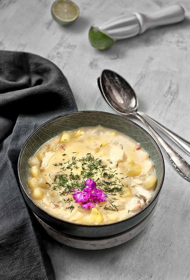 Chowder with kohlrabi, potatoes and cod