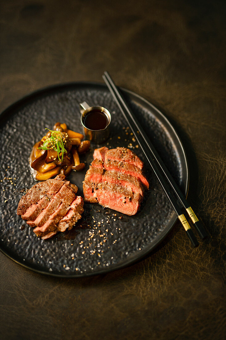 Beef fillet with mushrooms (Asia)