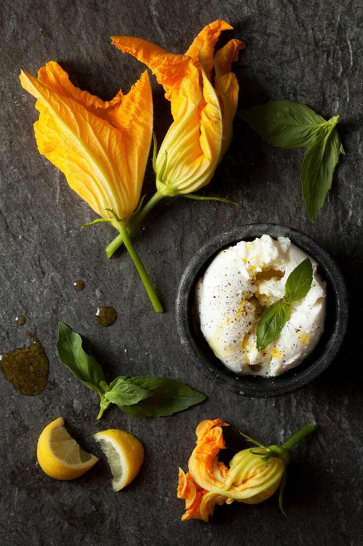 Zucchini flower with mozzarella and Basil