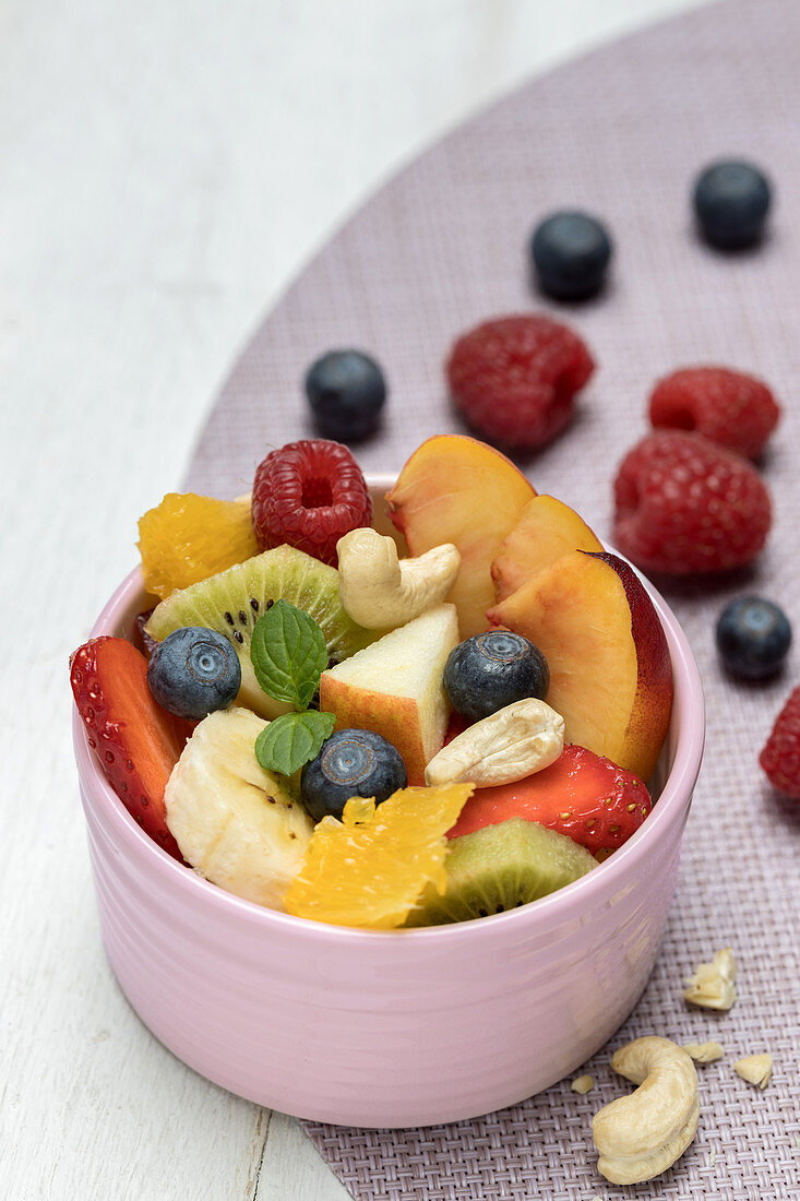 Fruit salad with cashew nuts