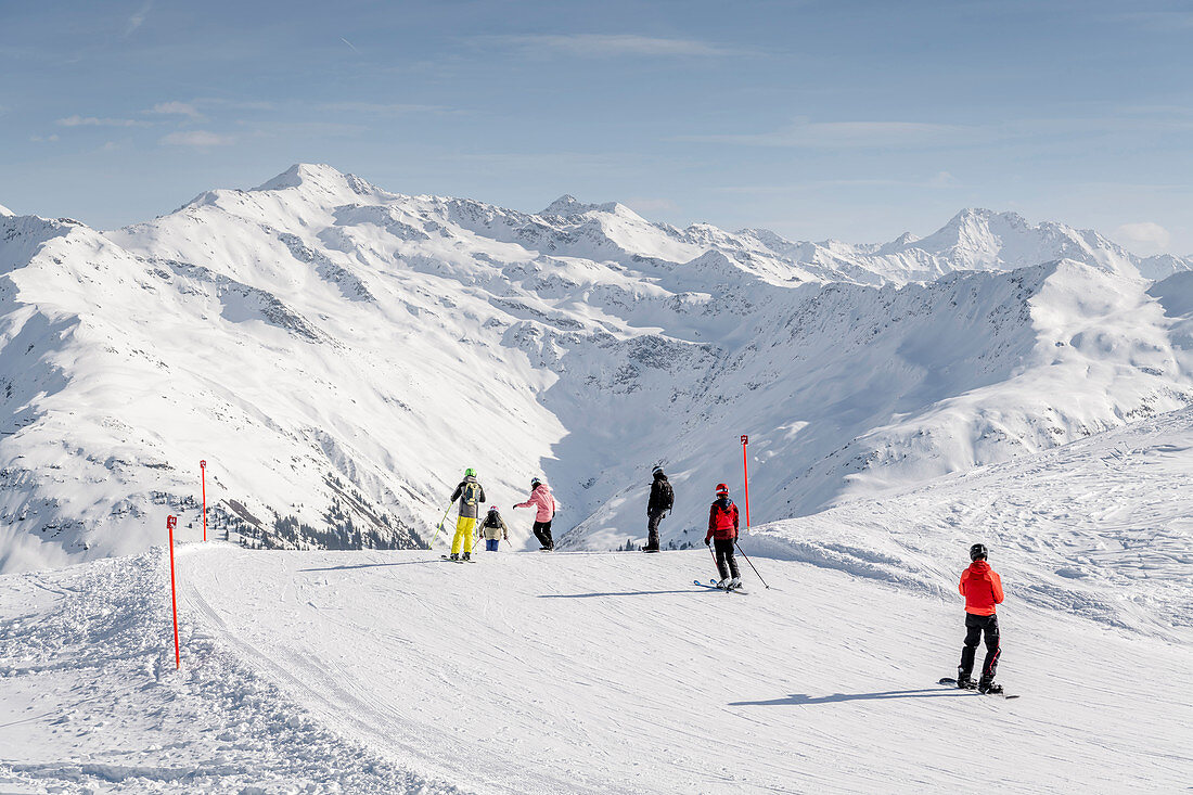 Switzerland, Grisons, Klosters: Skiing at the Gotschnagrat. Skiresort Davos-Klosters