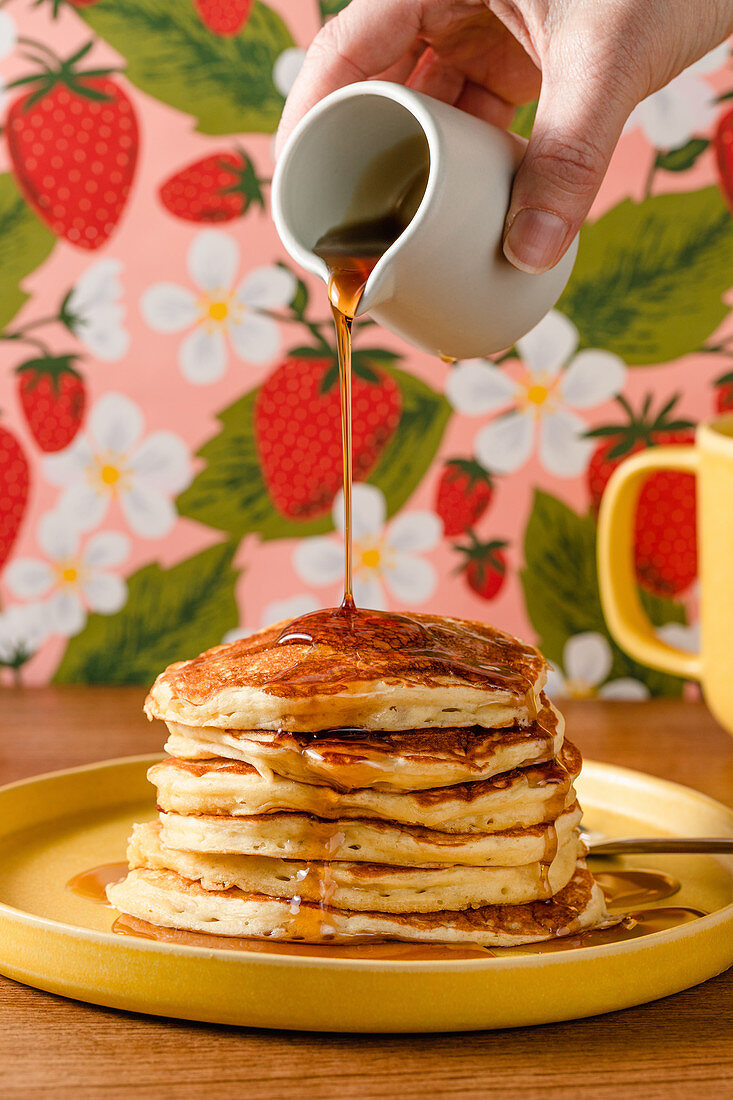 American pancakes with maple syrup
