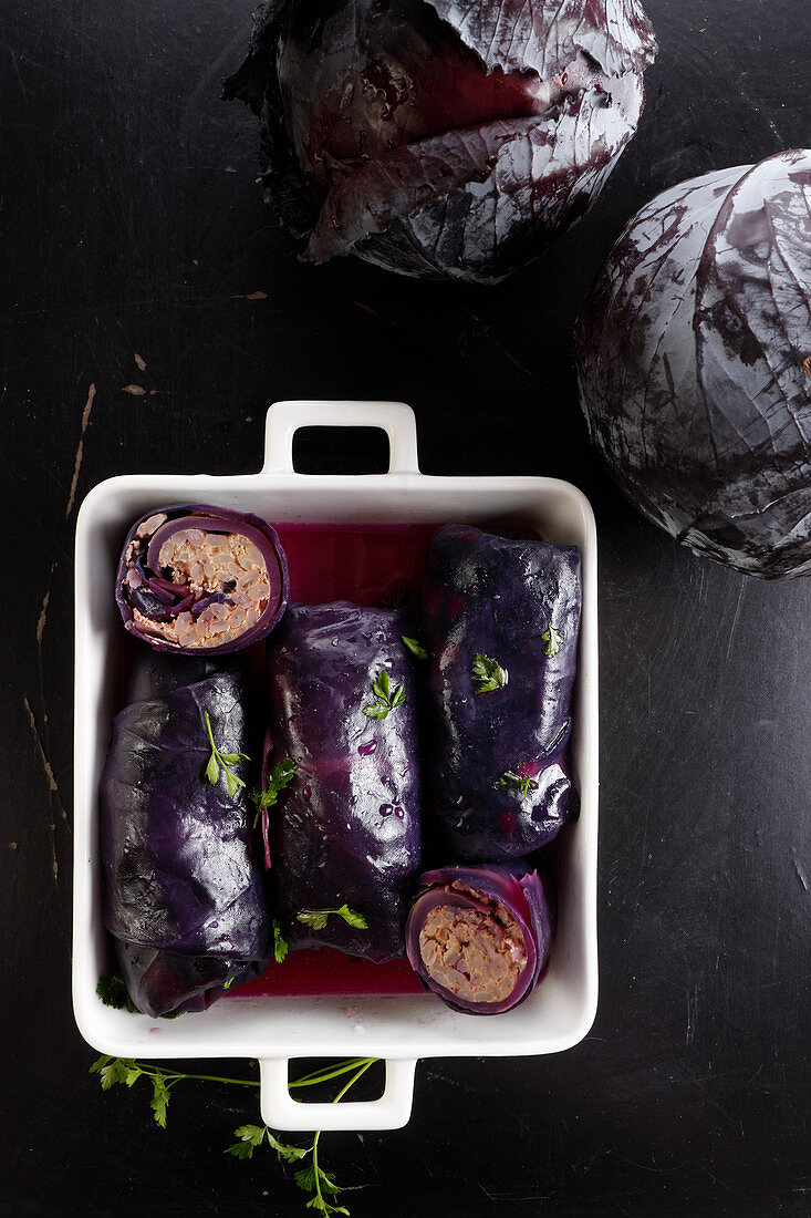 Minced meat wrapped in red cabbage