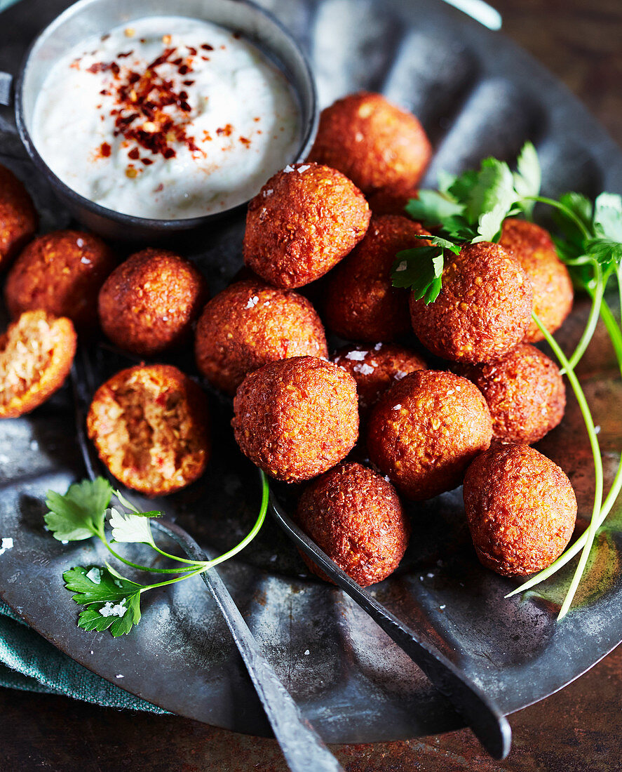 Falafel mit Joghurtdip