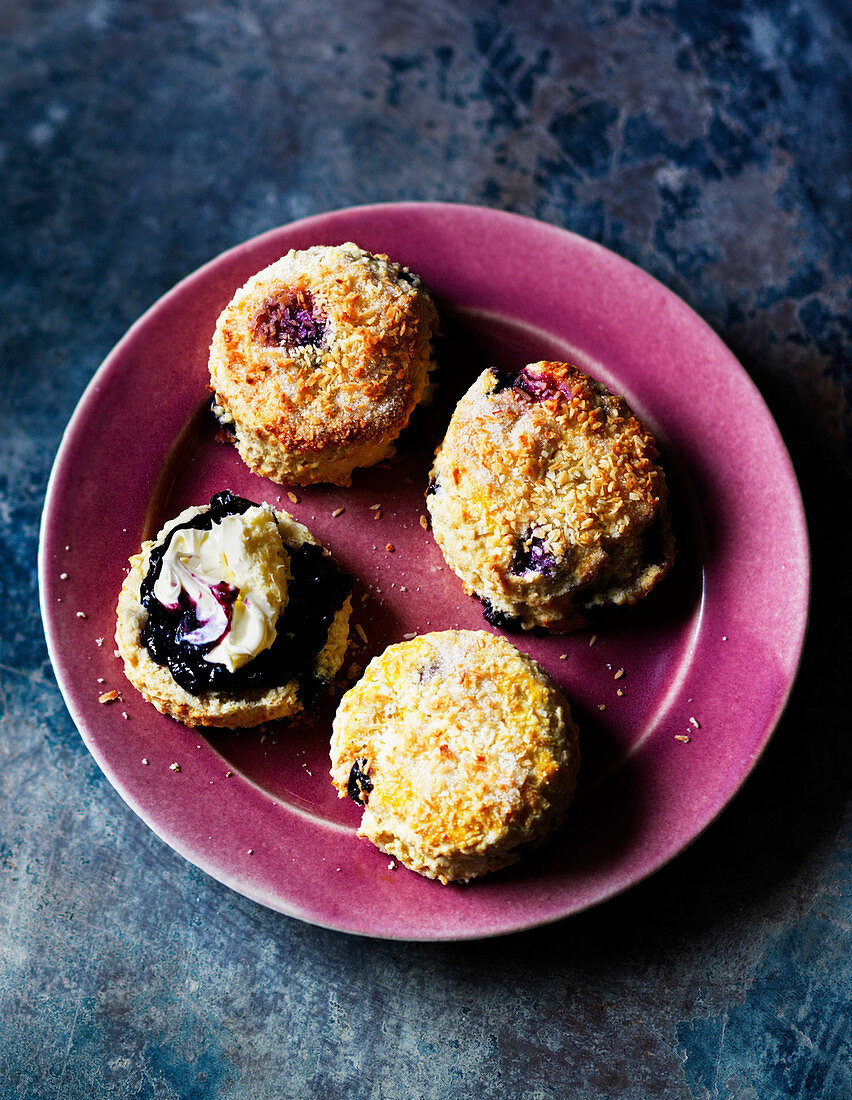 Blaubeer-Scones zum Nachmittagstee