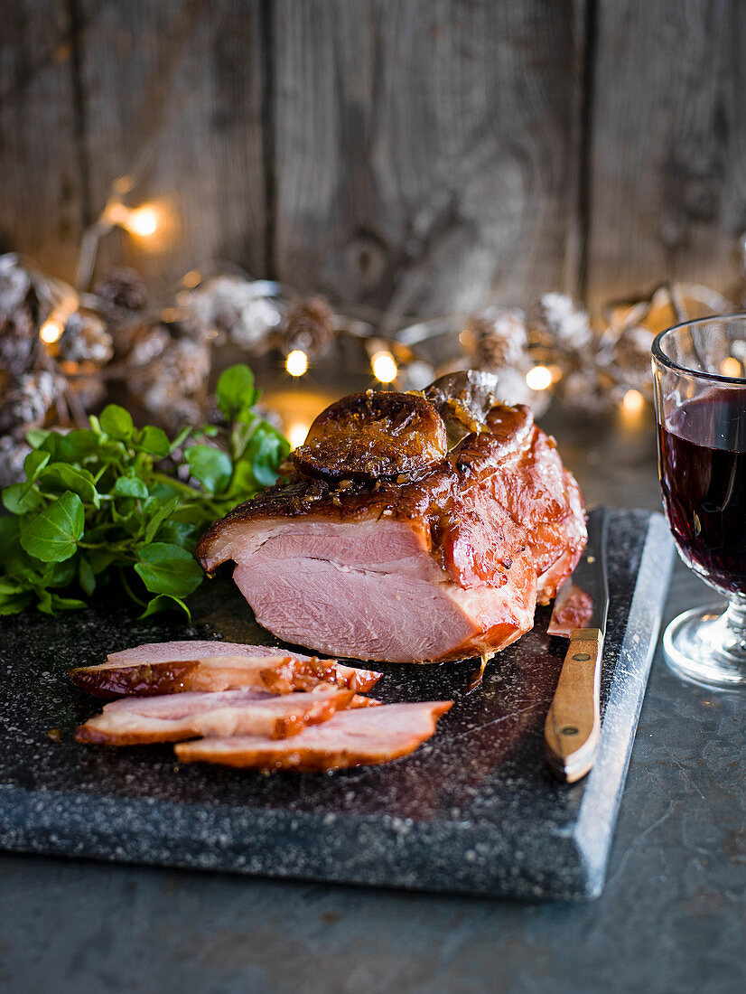 Christmas ham with Whisky and ginger glaze