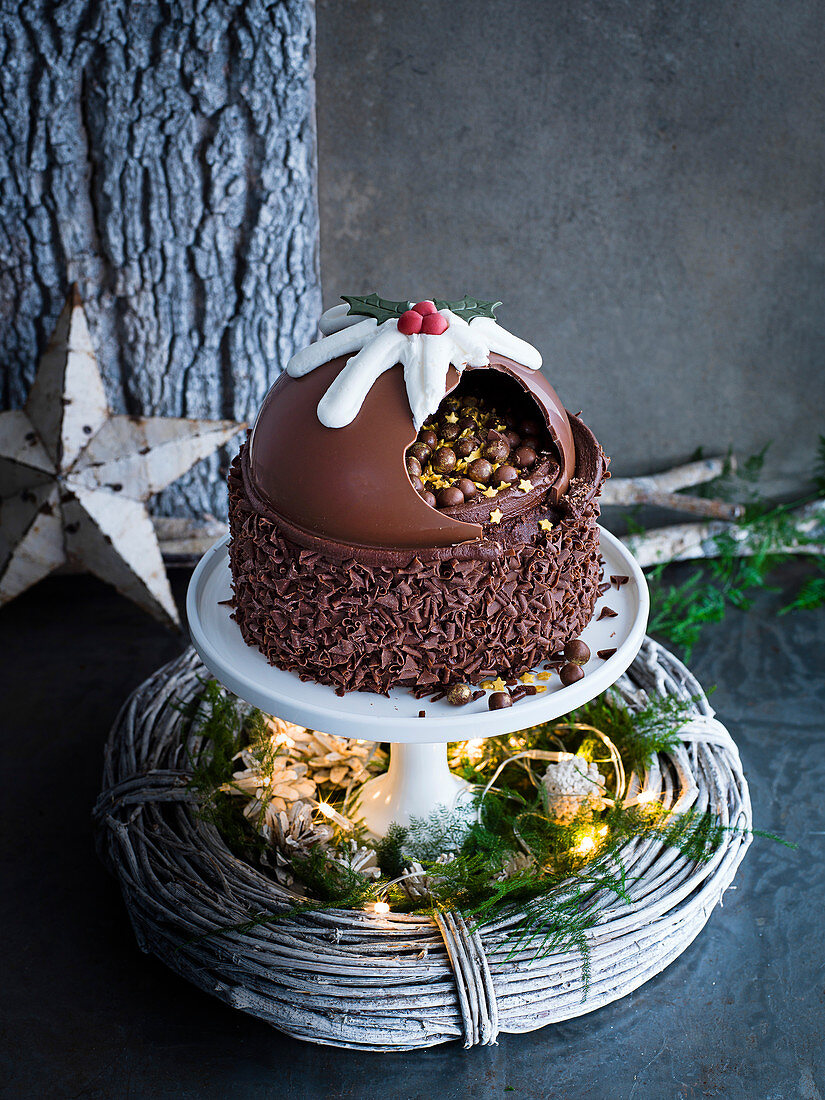 Christmas pudding smash cake