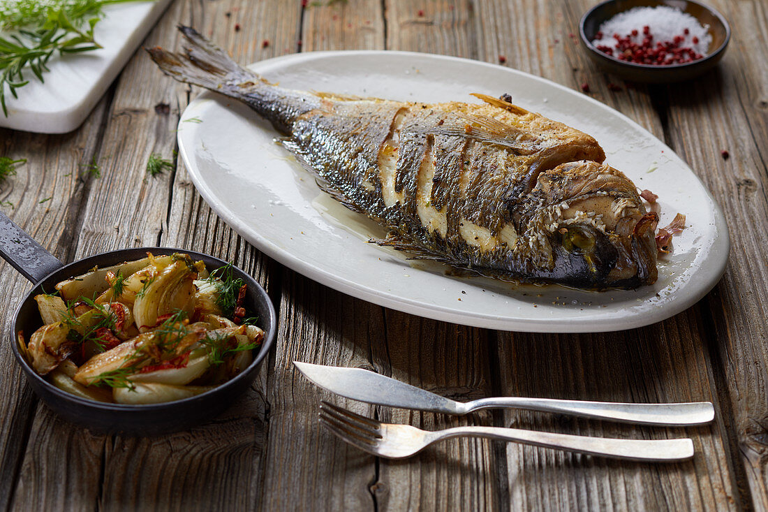 Gebratene Dorade mit Fenchelgemüse