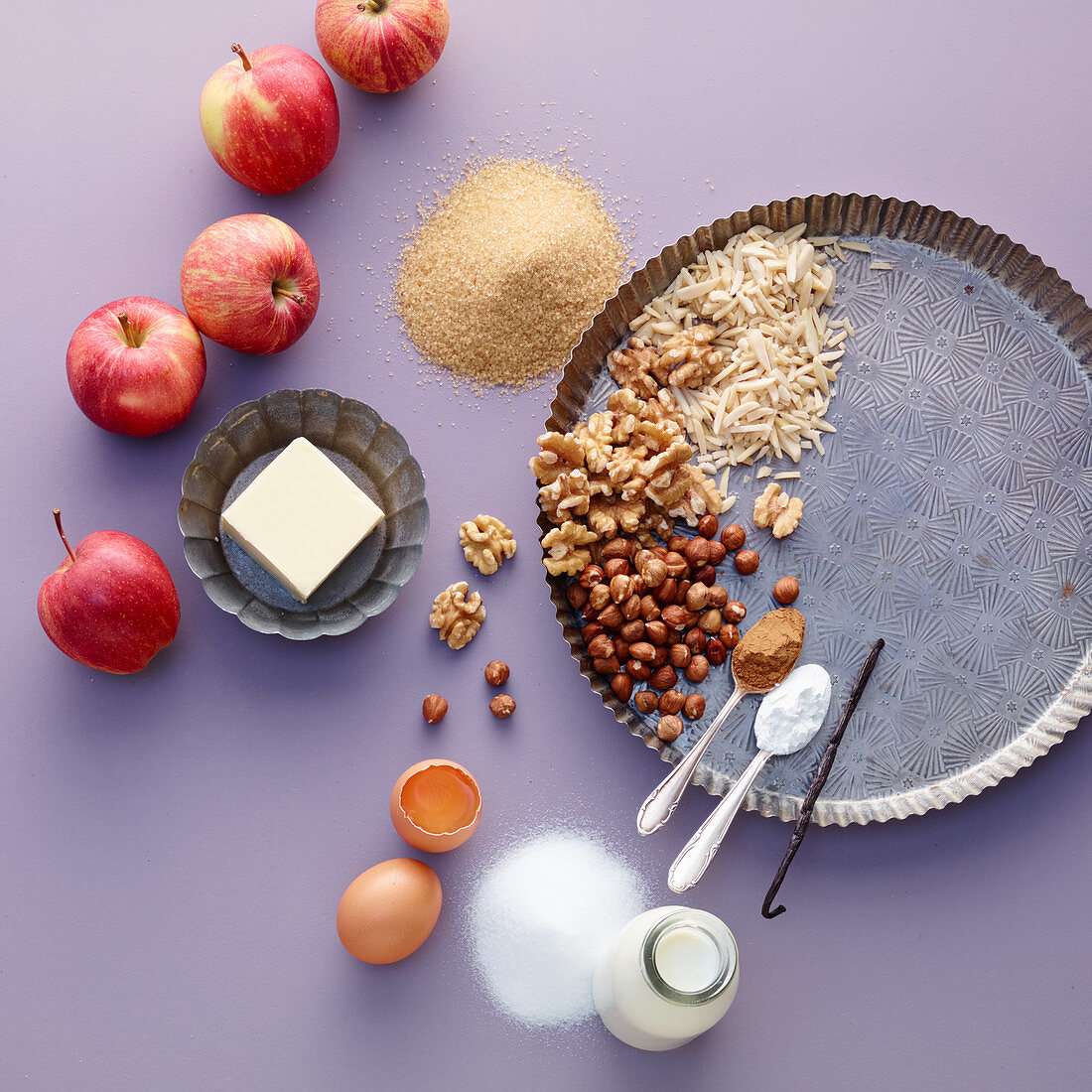 Ingredients for baked apples with vanilla sauce