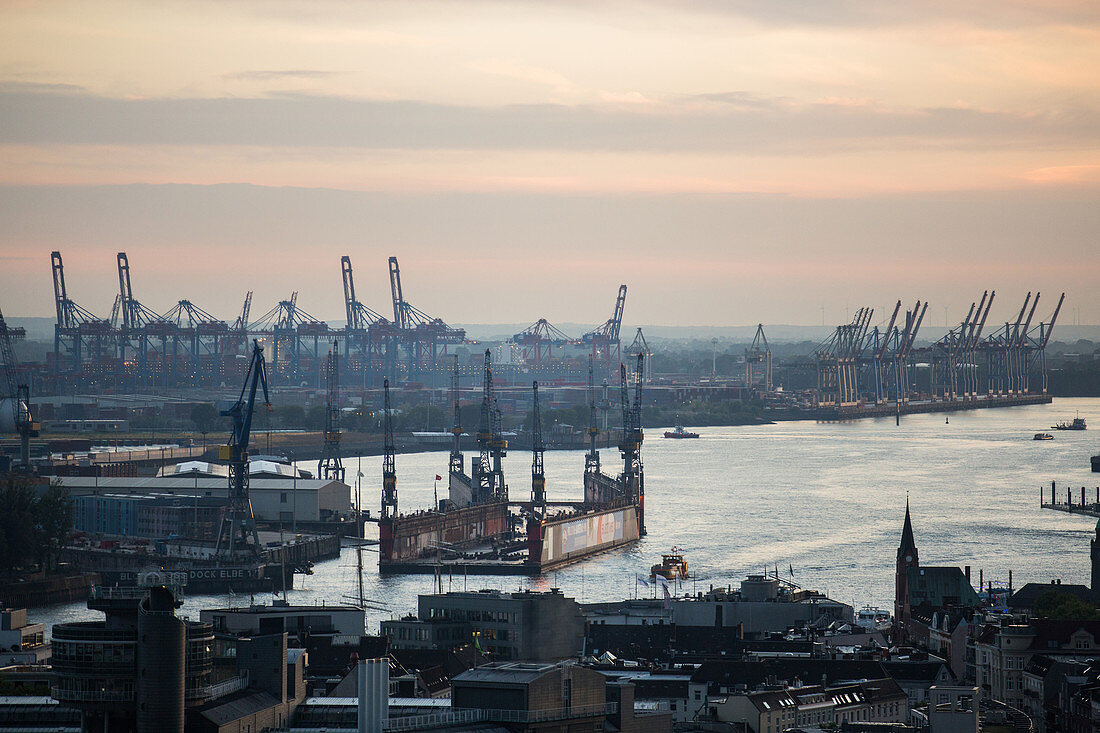 Blick auf den Containerterminal, Hamburg, Deutschland