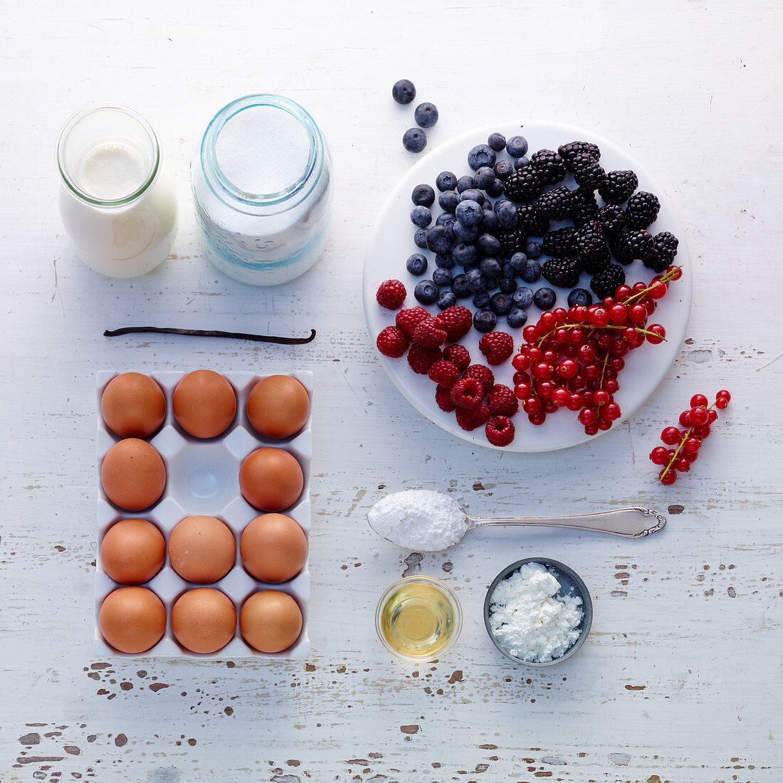 Ingredients for pavlova with berries