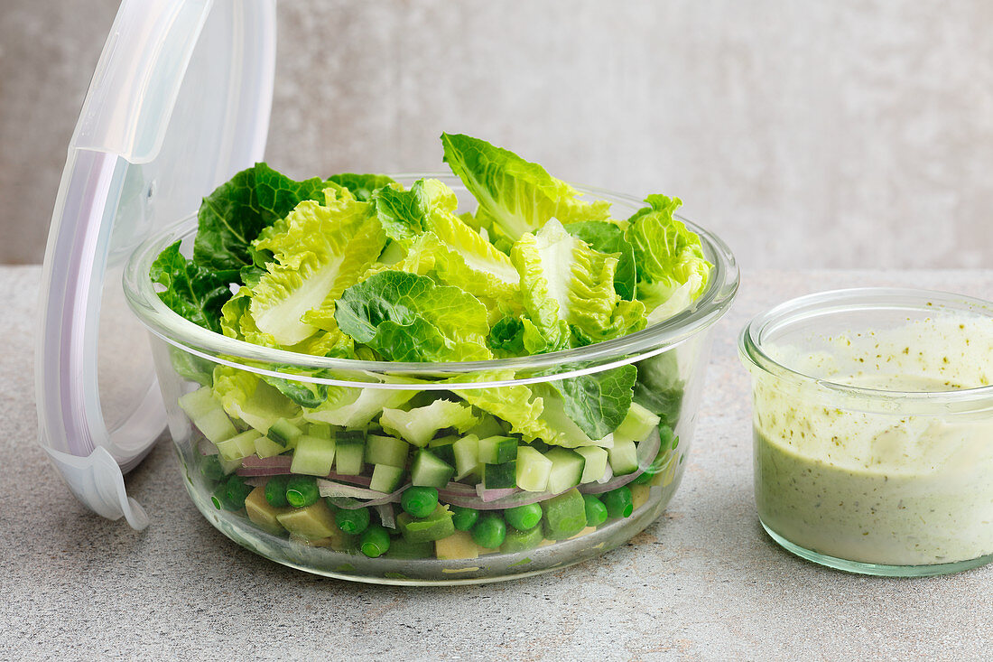Green vegetable salad to take away