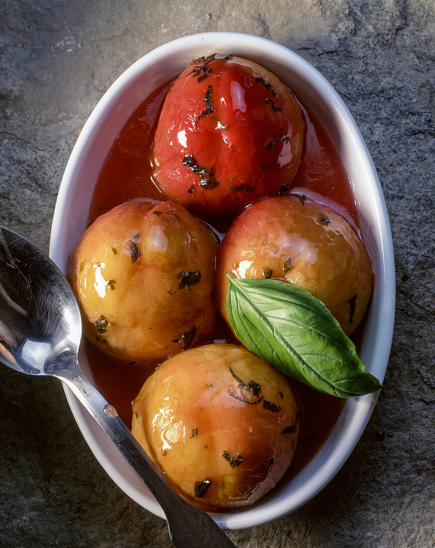 Fried peaches with basil