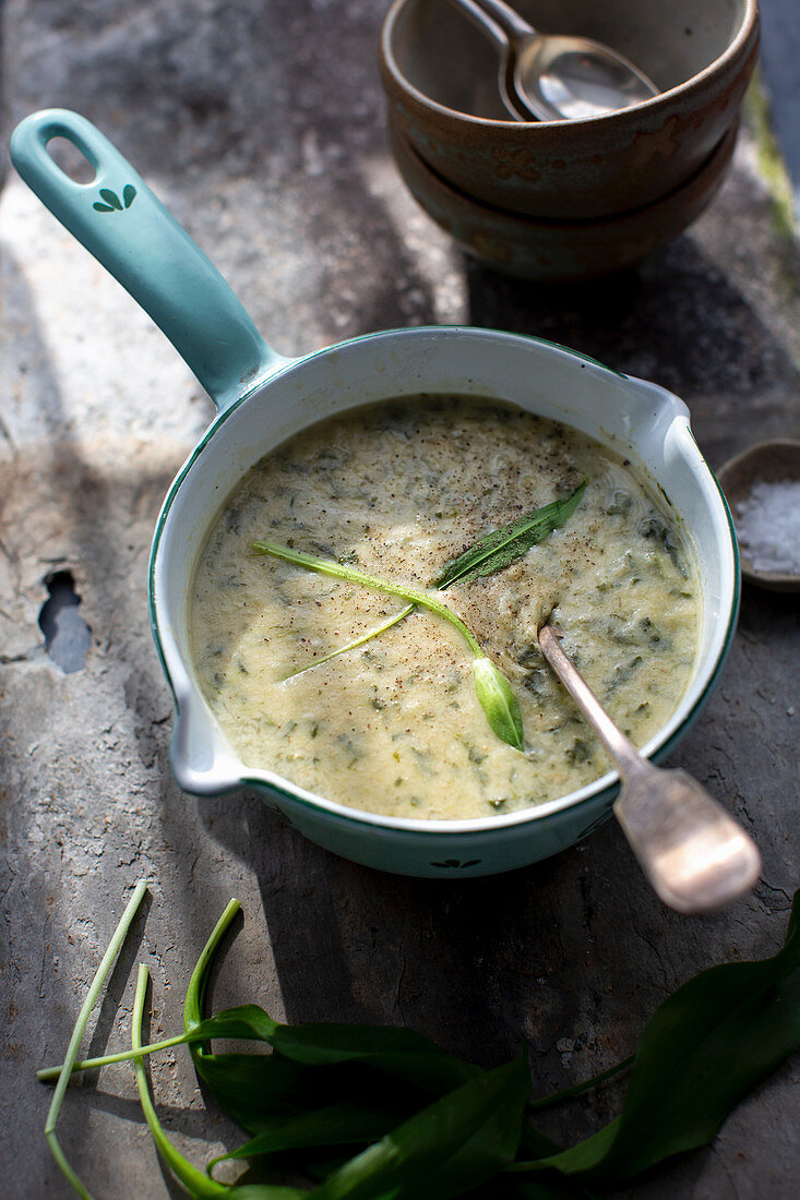 Kartoffelsuppe mit Bärlauch