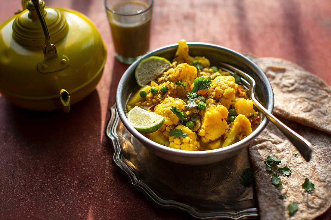 Indian cauliflower tumeric curry with chapati